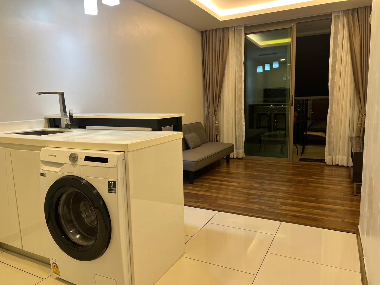 picture The Peak Towers 1 Bedroom for Rent - 2/5
