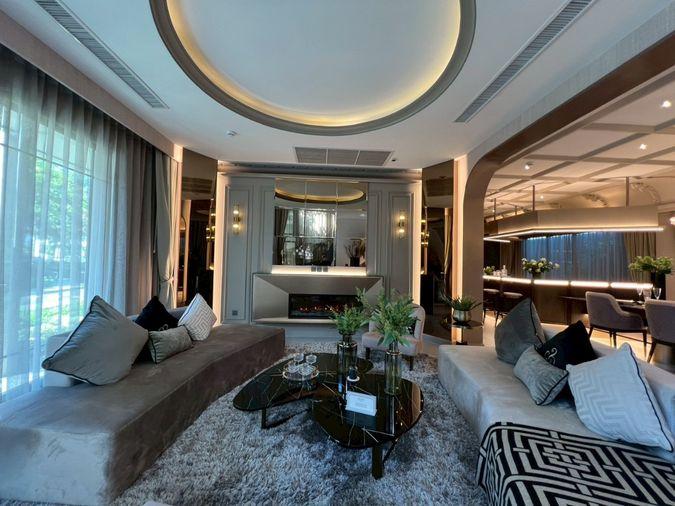 picture A luxurious house in the GRAND BANGKOK BOULEVARD State BANGNA project offers you relaxation and tranquility.  - 4/18