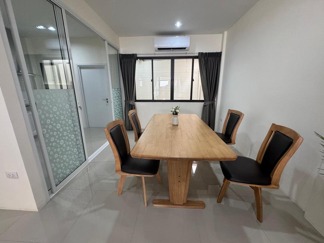 picture Modern 3-Bedroom Townhome for Sale in Thung Klom–Tan Man - 3/11