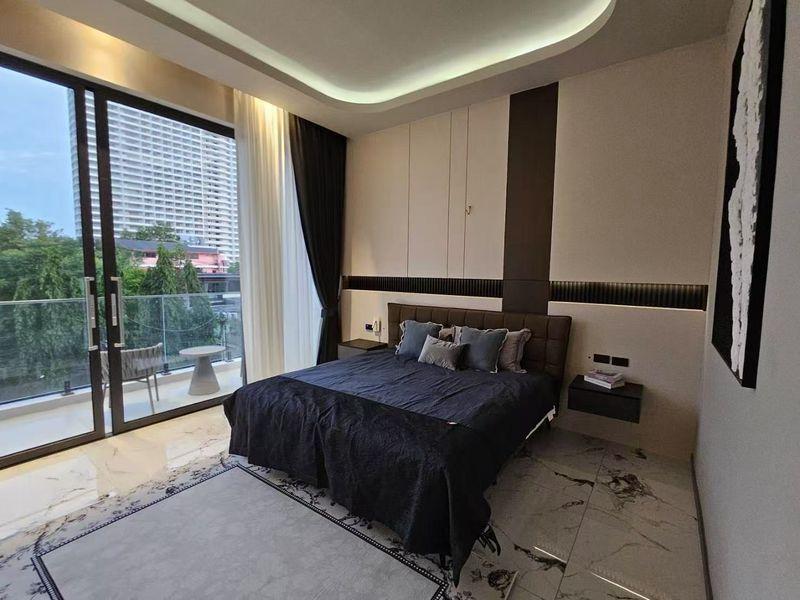 picture Pool Villa 5 Bedrooms in Jomtien - 10/15