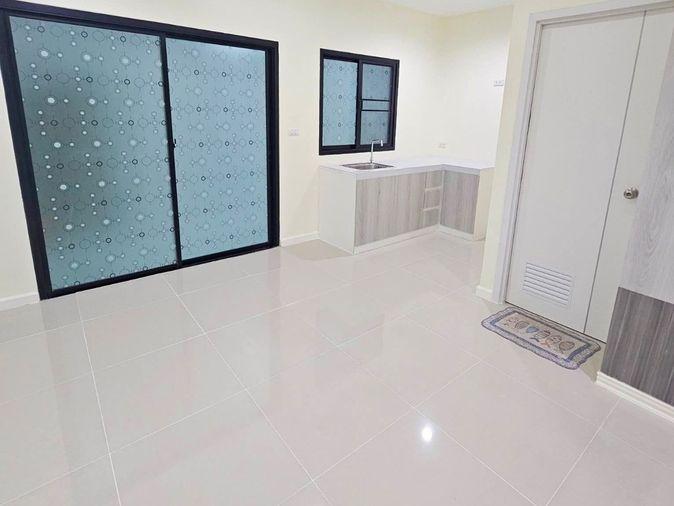 รูป ขายด่วน ราคาดีมาก ทาวน์โฮม 3 ชั้น รีโนเวทใหม่ PATIO ศรีนครินทร์–พระราม 9 ทำเลกรุงเทพกรีฑา - รูปที่ 7/25