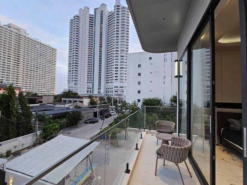 picture Pool Villa 5 Bedrooms in Jomtien - 12/15