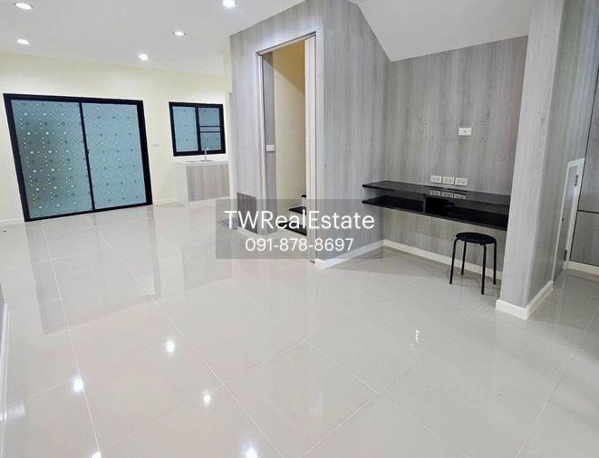 รูป ขายด่วน ราคาดีมาก ทาวน์โฮม 3 ชั้น รีโนเวทใหม่ PATIO ศรีนครินทร์–พระราม 9 ทำเลกรุงเทพกรีฑา - รูปที่ 6/25