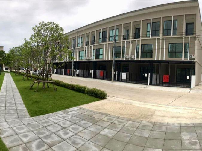 รูป ขายด่วน ราคาดีมาก ทาวน์โฮม 3 ชั้น รีโนเวทใหม่ PATIO ศรีนครินทร์–พระราม 9 ทำเลกรุงเทพกรีฑา - รูปที่ 1/25