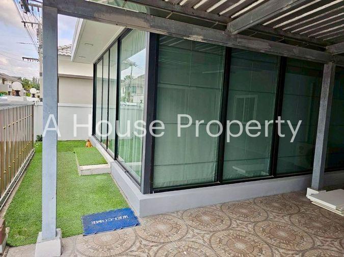 picture Two-story detached house for rent, fully furnished and move in Ready, in The Complete Sriracha project. - 15/16