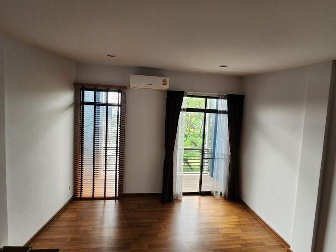 รูป บ้านดีไซน์น่ารัก ใกล้ส่วนกลาง วิวสวน ใกล้รถไฟฟ้าศรีรัช ! HAUS 35 - รูปที่ 16/26