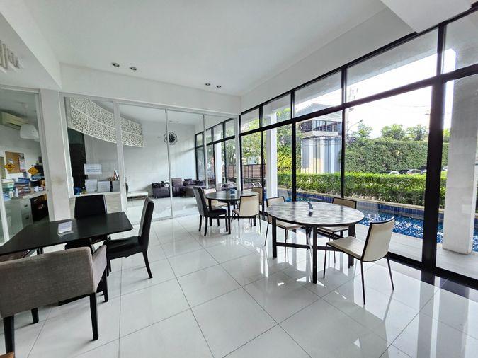 รูป บ้านดีไซน์น่ารัก ใกล้ส่วนกลาง วิวสวน ใกล้รถไฟฟ้าศรีรัช ! HAUS 35 - รูปที่ 23/26