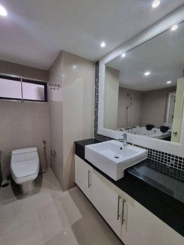 picture Condo for rent : Las Colinas ((BTS Asoke MRT Sukhumvit   )) MK-02 line @livingbkk - 9/10