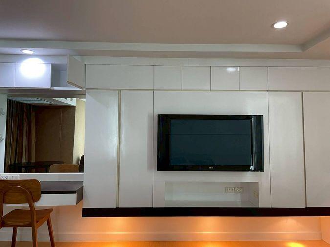 picture City view, Unblocked view, The Trendy Condominium. Includes washing machine. - 5/29