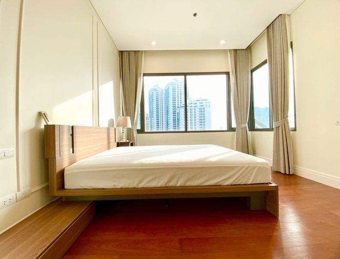picture Bright Sukhumvit 24  Near BTS prompong  - 8/32