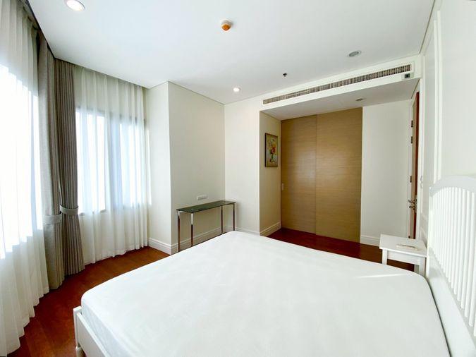 picture Bright Sukhumvit 24  Near BTS prompong  - 17/32