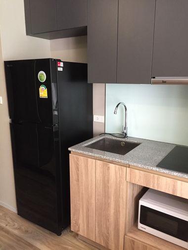 รูป Blossom Condo Sathorn-Charoenrat (บลอสซั่ม คอนโด แอท สาทร-เจริญราษฎร์) ห้องสวย เครื่องใช้ไฟฟ้า-เฟอร์นิเจอร์ครบ เดินทางสะดวก - รูปที่ 10/11