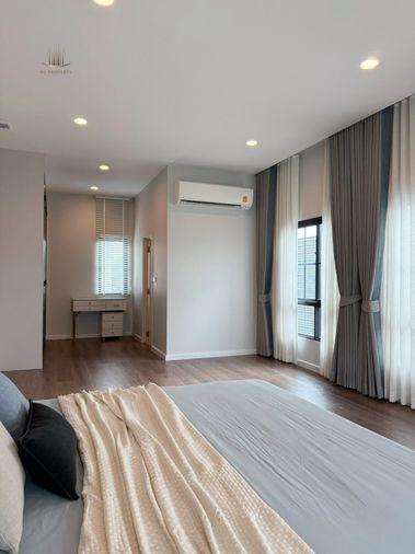 picture For Rent ðĨ Setthasiri Serithai ðĨ 4 Bedrooms, 4 Bathrooms, Fully Furnished and Equipped with Appliances. - 8/11