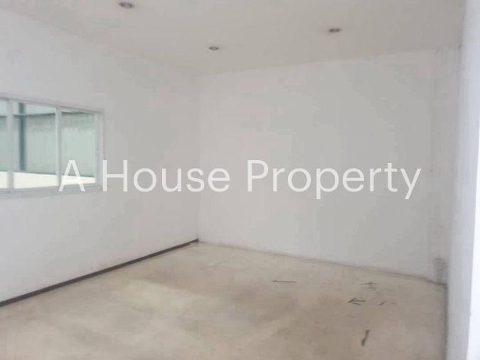 picture Warehouse for rent, located next to the motorway in Bang Phra, Chonburi. - 9/15