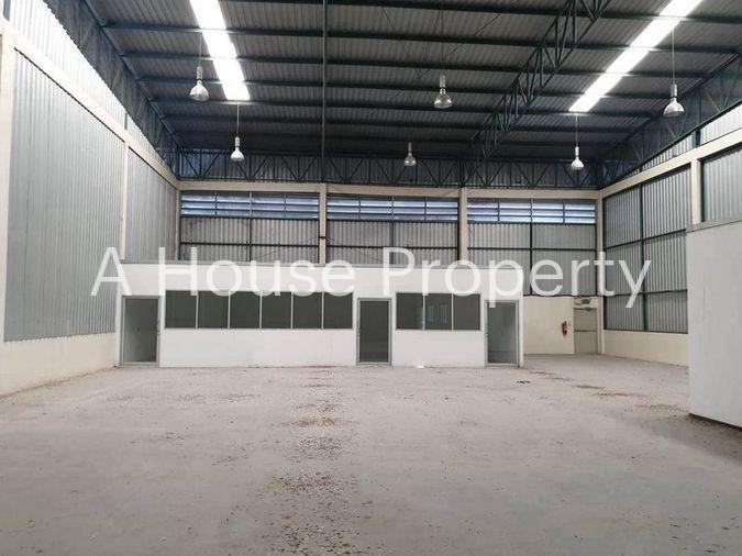 picture Warehouse for rent, located next to the motorway in Bang Phra, Chonburi. - 3/15