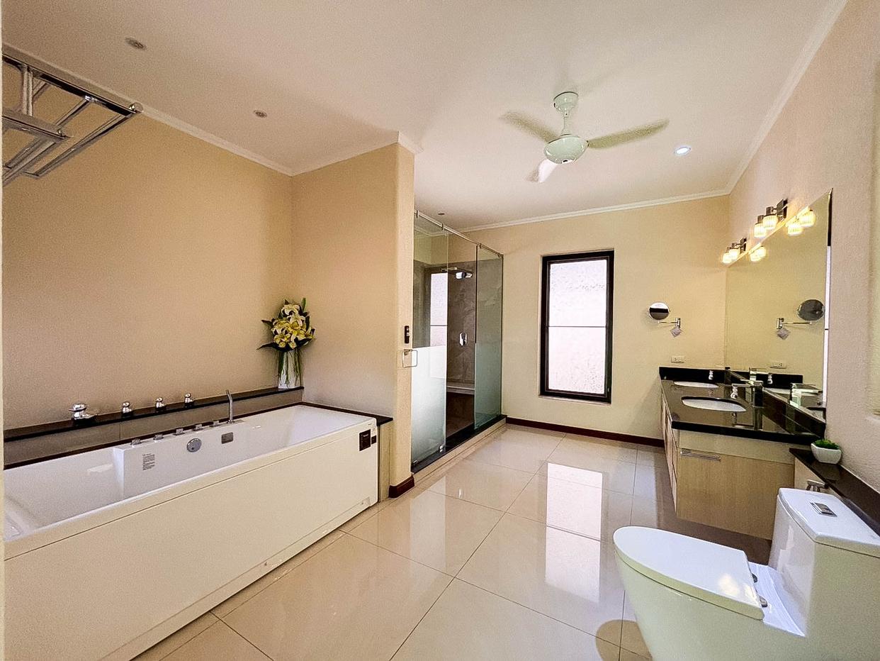 รูป Large luxury pool villas for rent in ​​Mabprachan, East Pattaya - รูปที่ 19/25