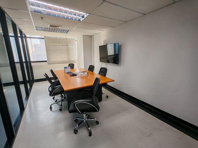 picture BTS phayathai is in front of the building of Phayathai Plaza	Area: 128 sq m - 5/6