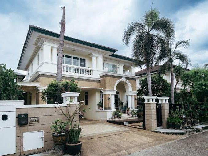 picture Luxury detached houses at Ladawan Ramintra Km.2 — Prime location near BTS Lad Pla Khao. - 1/17