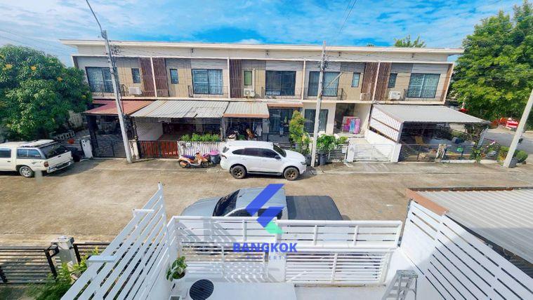 รูป 🏡✨ ขายทาวน์โฮม 2 ชั้น รีโนเวทใหม่ | วงแหวน–รามอินทรา 💰 ราคา 2.9 ล้านบาท | พร้อมเข้าอยู่ - รูปที่ 1/11