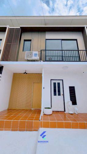 รูป 🏡✨ ขายทาวน์โฮม 2 ชั้น รีโนเวทใหม่ | วงแหวน–รามอินทรา 💰 ราคา 2.9 ล้านบาท | พร้อมเข้าอยู่ - รูปที่ 9/11