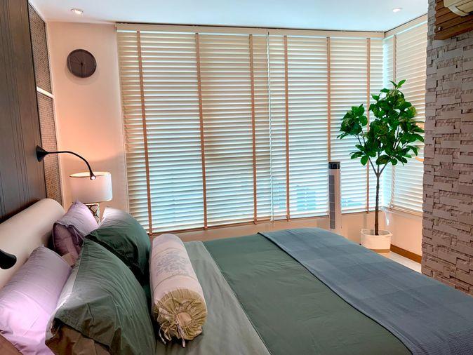picture Sukhumvit Living Town     2 bedrooms, 1 bathroom  Corner unit - 5/12