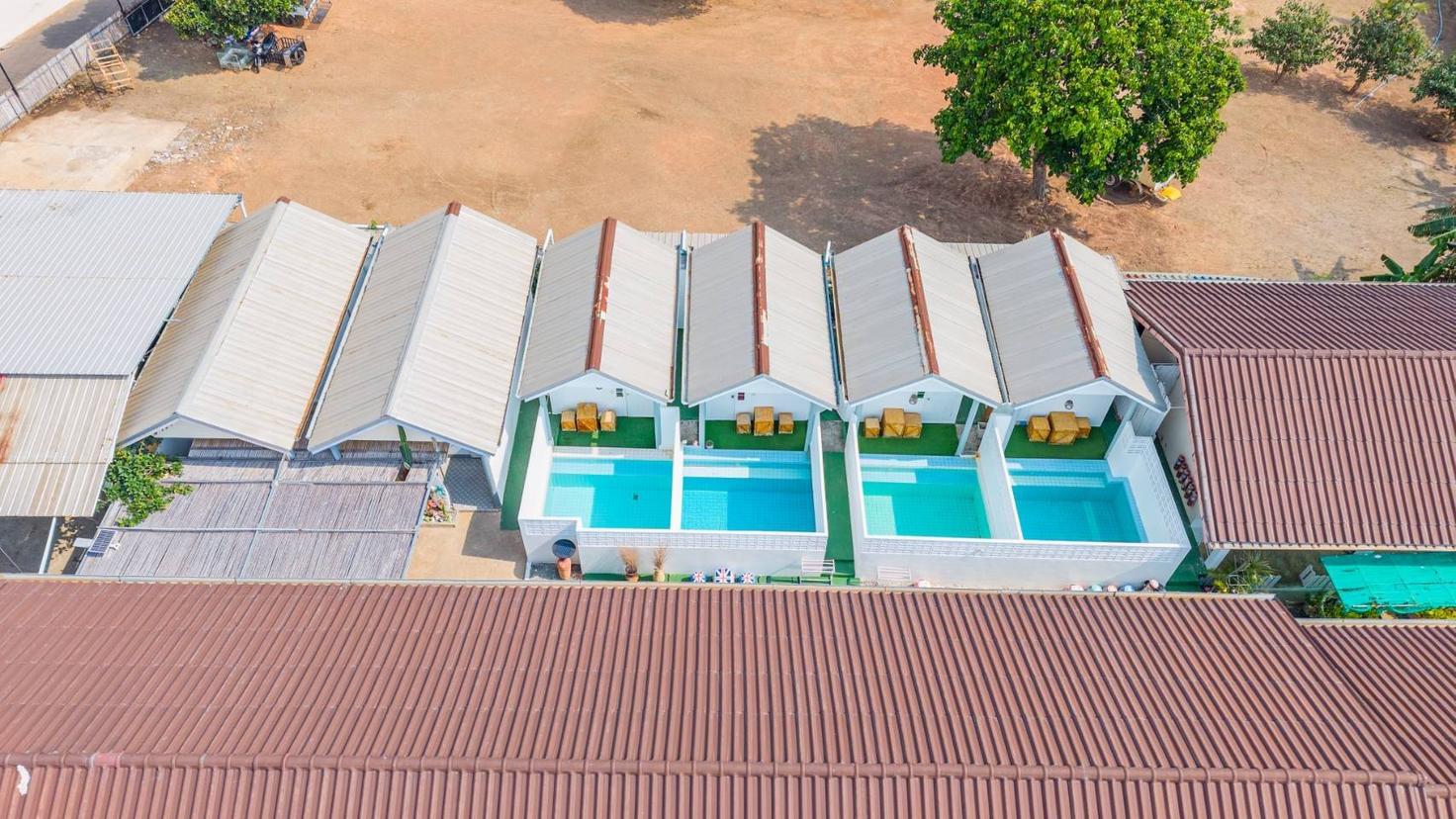 picture Resort for Sale in Koh Larn - 1/14