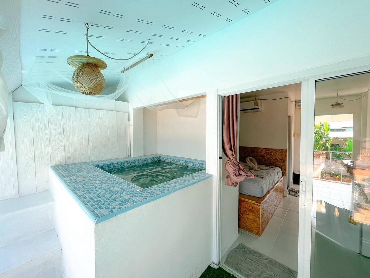 picture Resort for Sale in Koh Larn - 11/14