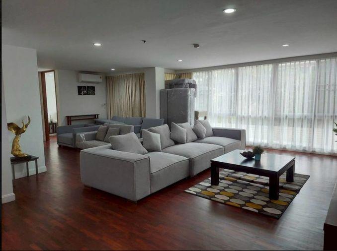 picture  Sathorn Gallery. 3beds 230sqm. Pets ok! Line id: @pfagent - 1/6