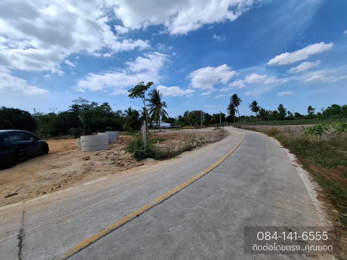 รูป ที่ดินว่างเปล่า ที่ดินถมแล้ว สำหรับสร้างบ้าน ต.หนองปรือ อ.บางละมุง จ.ชลบุรี 💰ราคา 2,500,000 บาท 💰 - รูปที่ 5/9