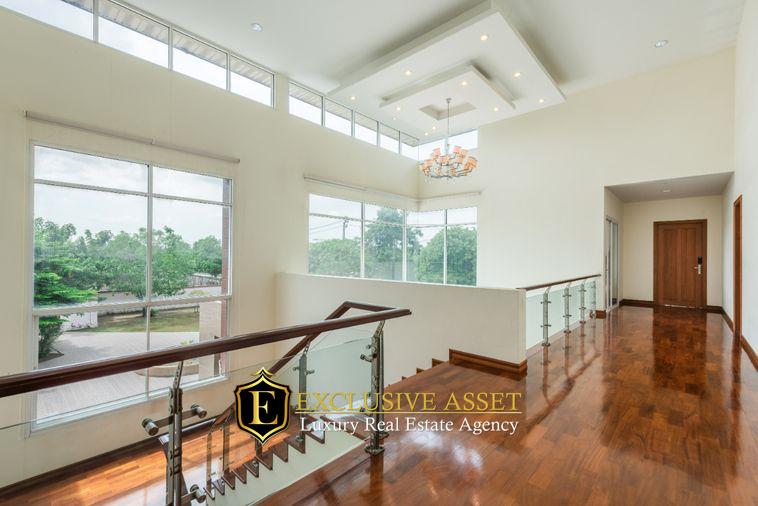 รูป ขายบ้านเดี่ยว Luxury ปัญญาอินทรา P5 ที่ดิน 1 ไร่ครึ่ง พร้อมสระว่ายน้ำ และเรือนรับรอง ใกล้สนามกอล์ฟปัญญา แฟชั่นไอส์แลนด์ - รูปที่ 21/46