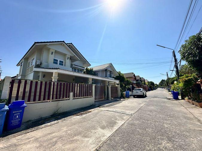 picture Newly renovated detached house for rent in Ladda House Sriracha, Chonburi. - 1/19