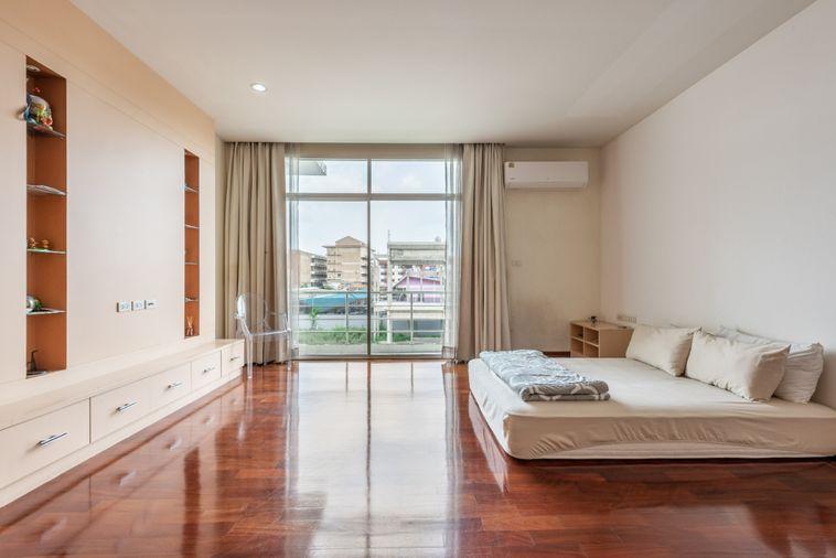 รูป ขายบ้านเดี่ยว Luxury ปัญญาอินทรา P5 ที่ดิน 1 ไร่ครึ่ง พร้อมสระว่ายน้ำ และเรือนรับรอง ใกล้สนามกอล์ฟปัญญา แฟชั่นไอส์แลนด์ - รูปที่ 42/46