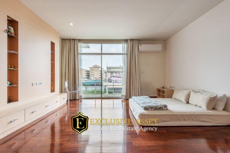 รูป ขายบ้านเดี่ยว Luxury ปัญญาอินทรา P5 ที่ดิน 1 ไร่ครึ่ง พร้อมสระว่ายน้ำ และเรือนรับรอง ใกล้สนามกอล์ฟปัญญา แฟชั่นไอส์แลนด์ - รูปที่ 42/46