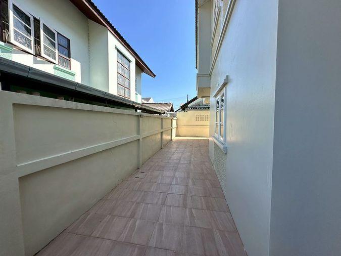 picture Newly renovated detached house for rent in Ladda House Sriracha, Chonburi. - 8/19