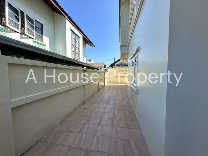 picture Newly renovated detached house for rent in Ladda House Sriracha, Chonburi. - 8/19