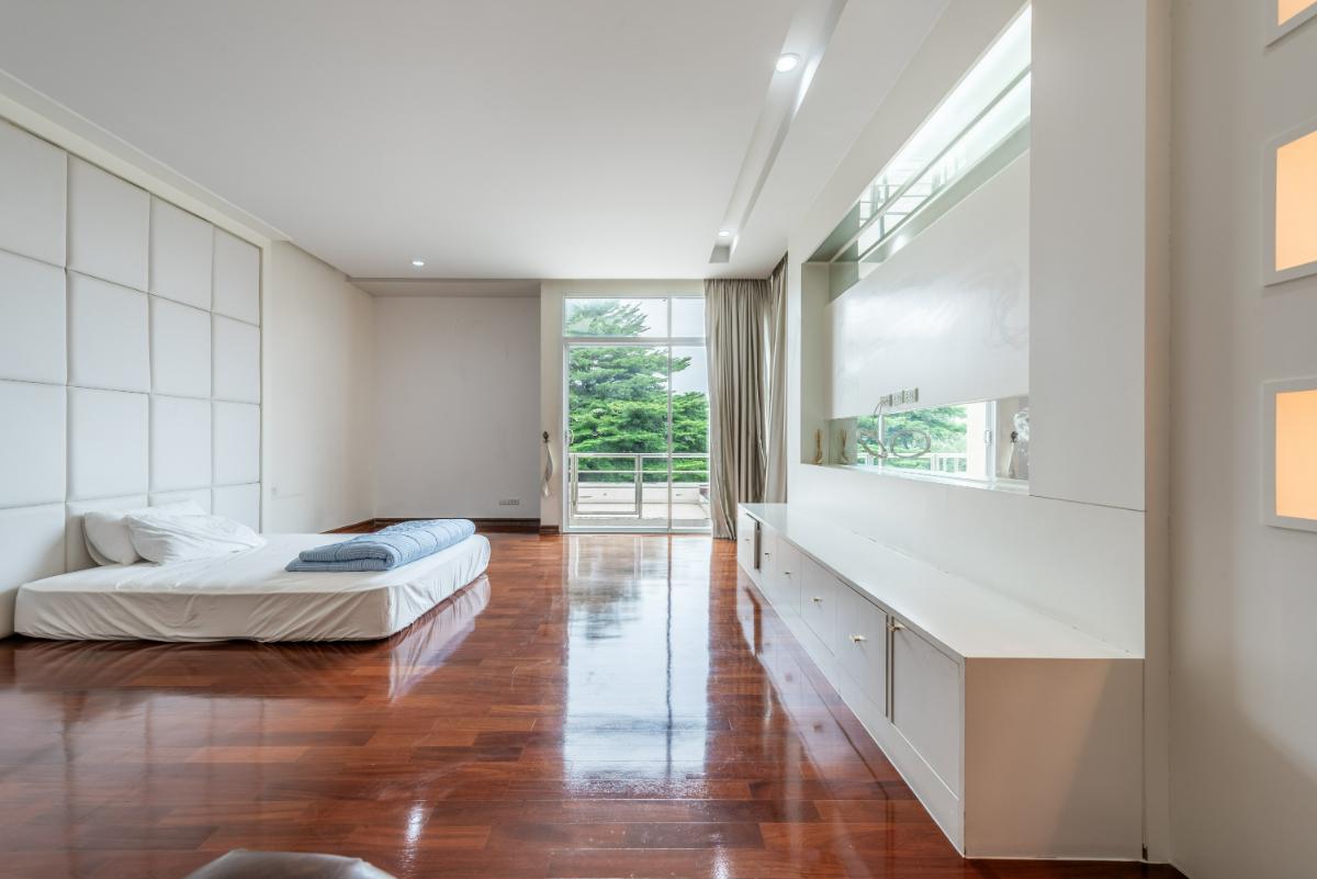 รูป ขายบ้านเดี่ยว Luxury ปัญญาอินทรา P5 ที่ดิน 1 ไร่ครึ่ง พร้อมสระว่ายน้ำ และเรือนรับรอง ใกล้สนามกอล์ฟปัญญา แฟชั่นไอส์แลนด์ - รูปที่ 24/46