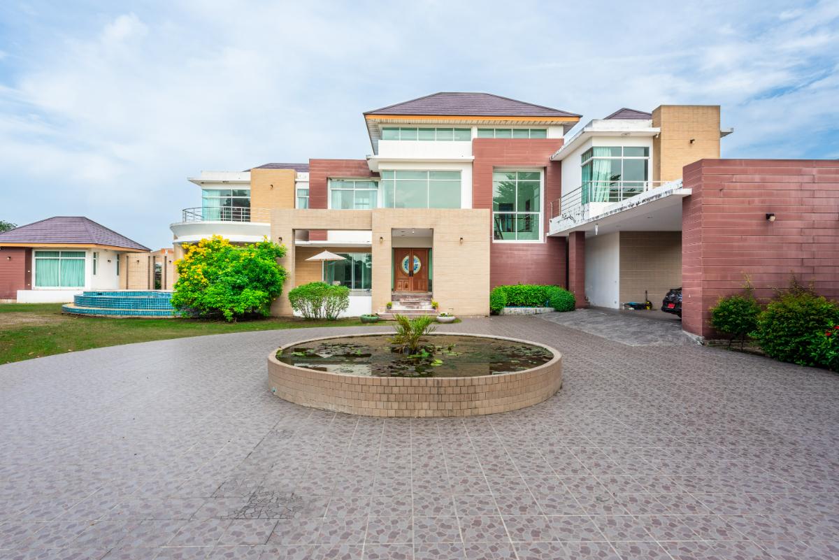 รูป ขายบ้านเดี่ยว Luxury ปัญญาอินทรา P5 ที่ดิน 1 ไร่ครึ่ง พร้อมสระว่ายน้ำ และเรือนรับรอง ใกล้สนามกอล์ฟปัญญา แฟชั่นไอส์แลนด์ - รูปที่ 2/46