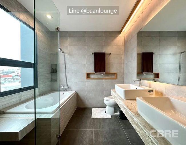 picture Luxury corner townhome, private, 6-meter high ceilings, Lasalle area. - 13/16