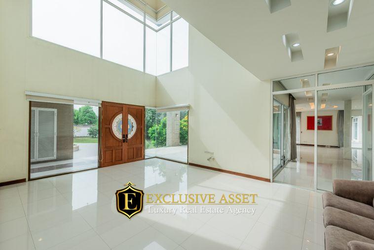 รูป ขายบ้านเดี่ยว Luxury ปัญญาอินทรา P5 ที่ดิน 1 ไร่ครึ่ง พร้อมสระว่ายน้ำ และเรือนรับรอง ใกล้สนามกอล์ฟปัญญา แฟชั่นไอส์แลนด์ - รูปที่ 9/46