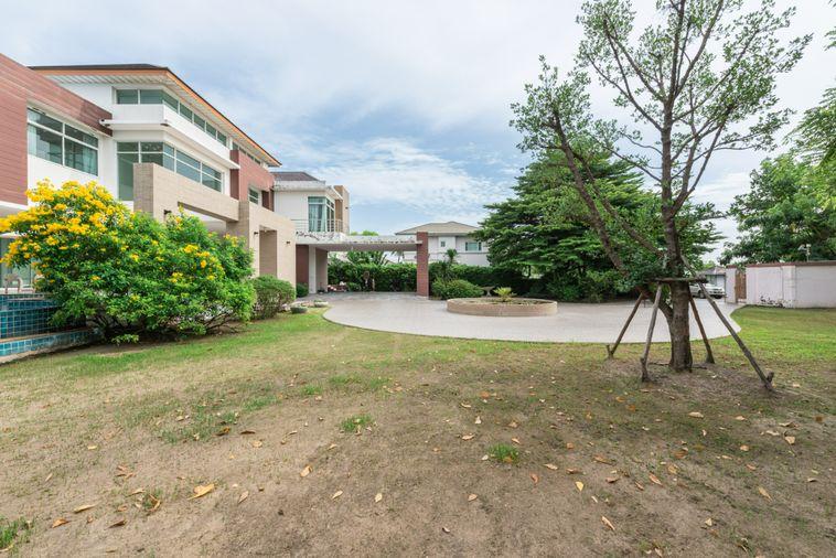 รูป ขายบ้านเดี่ยว Luxury ปัญญาอินทรา P5 ที่ดิน 1 ไร่ครึ่ง พร้อมสระว่ายน้ำ และเรือนรับรอง ใกล้สนามกอล์ฟปัญญา แฟชั่นไอส์แลนด์ - รูปที่ 4/46