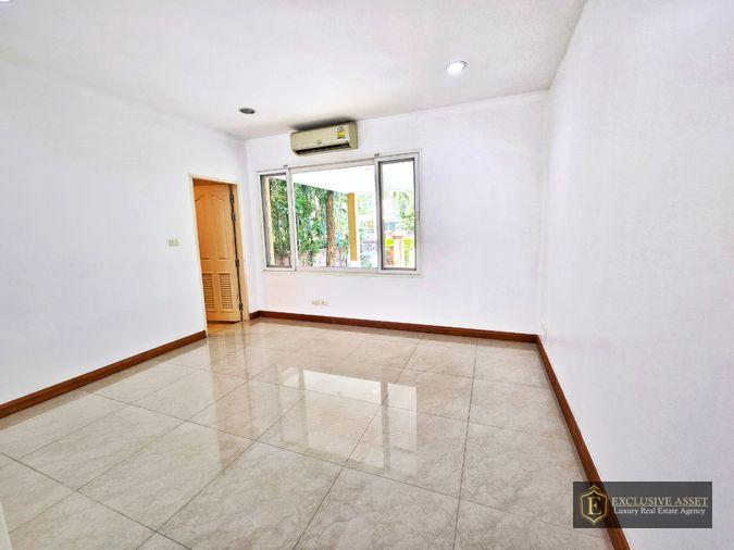 รูป ขาย ม.ลัดดารมย์ ราชพฤกษ์-ปิ่นเกล้า ตลิ่งชัน บ้านรีโนเวทใหม่ ติดถนนเมน 125.2 ตรว. 265 ตรม. มีสวนข้างบ้านขนาดใหญ่ พร้อมเข้าอยู่ - รูปที่ 15/40