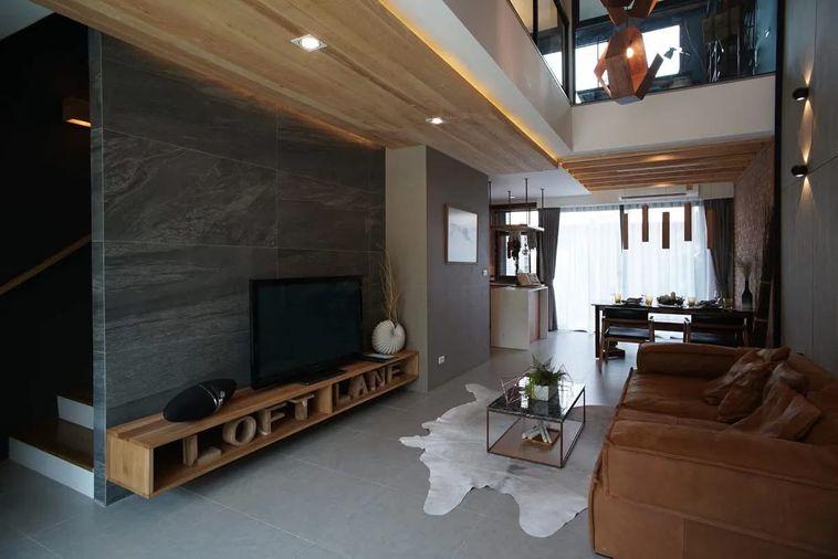 picture Luxury corner townhome, private, 6-meter high ceilings, Lasalle area. - 4/16
