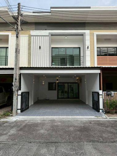 picture Newly renovated townhome for sale in Hampton Park 3, Thung Sukla, Sriracha. - 1/13