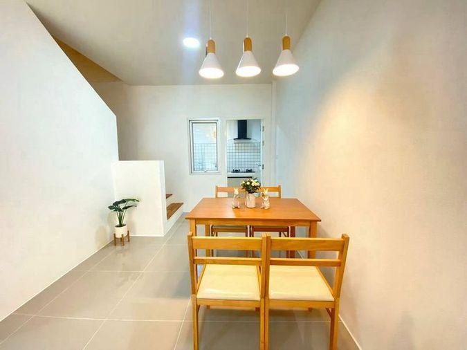 picture Renovated secondhand townhome in Golden Place housing estate, near Saha Group, Sriracha. - 4/16