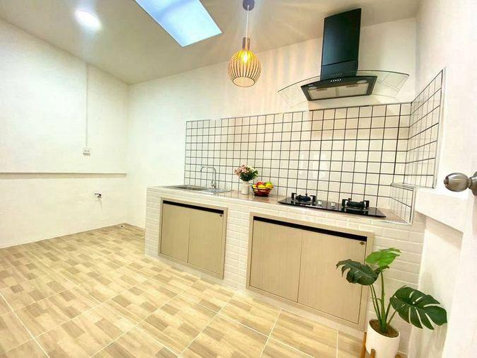 picture Renovated secondhand townhome in Golden Place housing estate, near Saha Group, Sriracha. - 7/16