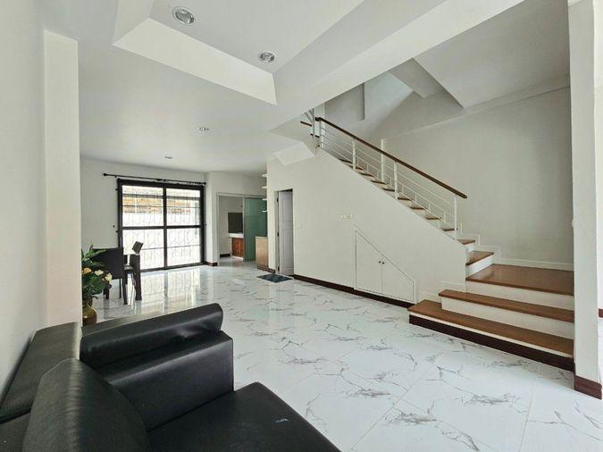 picture House For Sale Baan Klang Muang The Royal Monaco Srinakarin Pattanakarn - 5/10