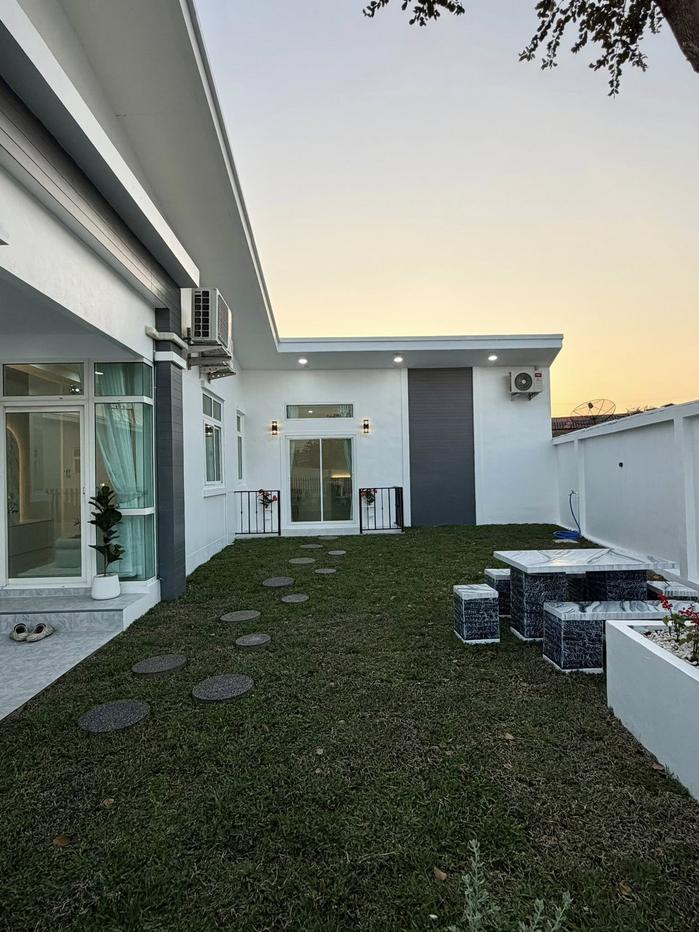 รูป Townhouse Style Single House in East Pattaya - รูปที่ 2/17