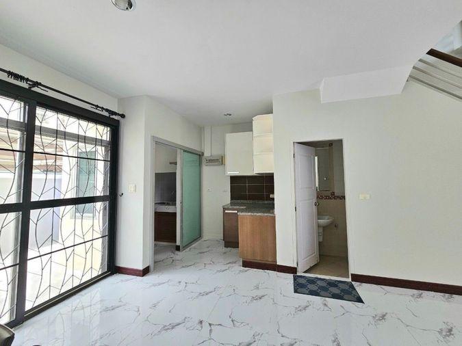 picture House For Sale Baan Klang Muang The Royal Monaco Srinakarin Pattanakarn - 7/10
