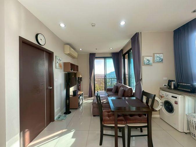 picture Selling The Sky Sriracha, a luxury condo. Beautiful unit, high floor, fully furnished and move in Ready - 1/10