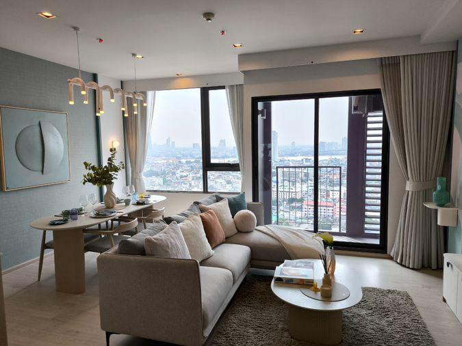 picture Reference Sathorn-Wongwianyai Condo, 130 meters to BTS Wongwianyai. - 1/19